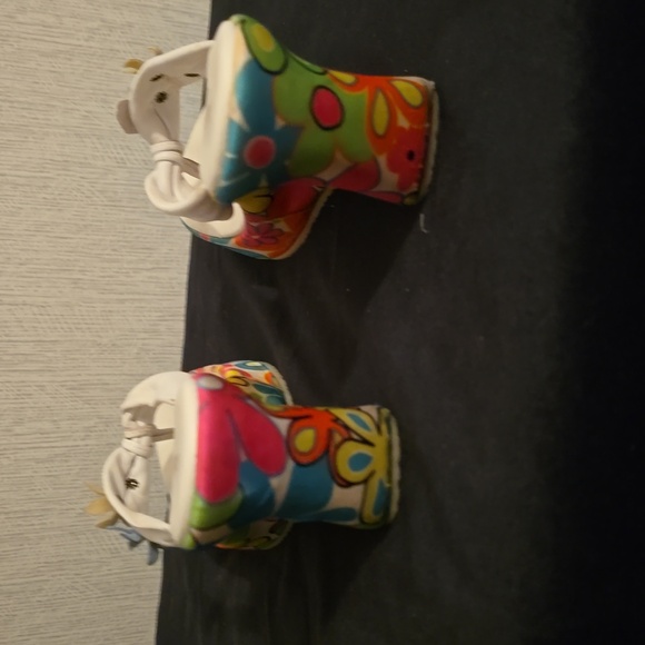 Platform Sandals - Picture 3 of 6